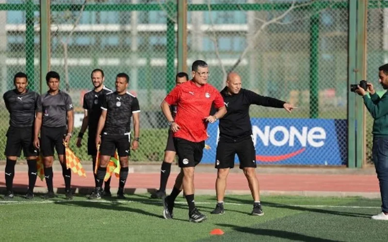 تأهيل 20 حكمًا.. أوسكار رويز يقود تدريبات مكثفة في مركز المنتخبات الوطنية